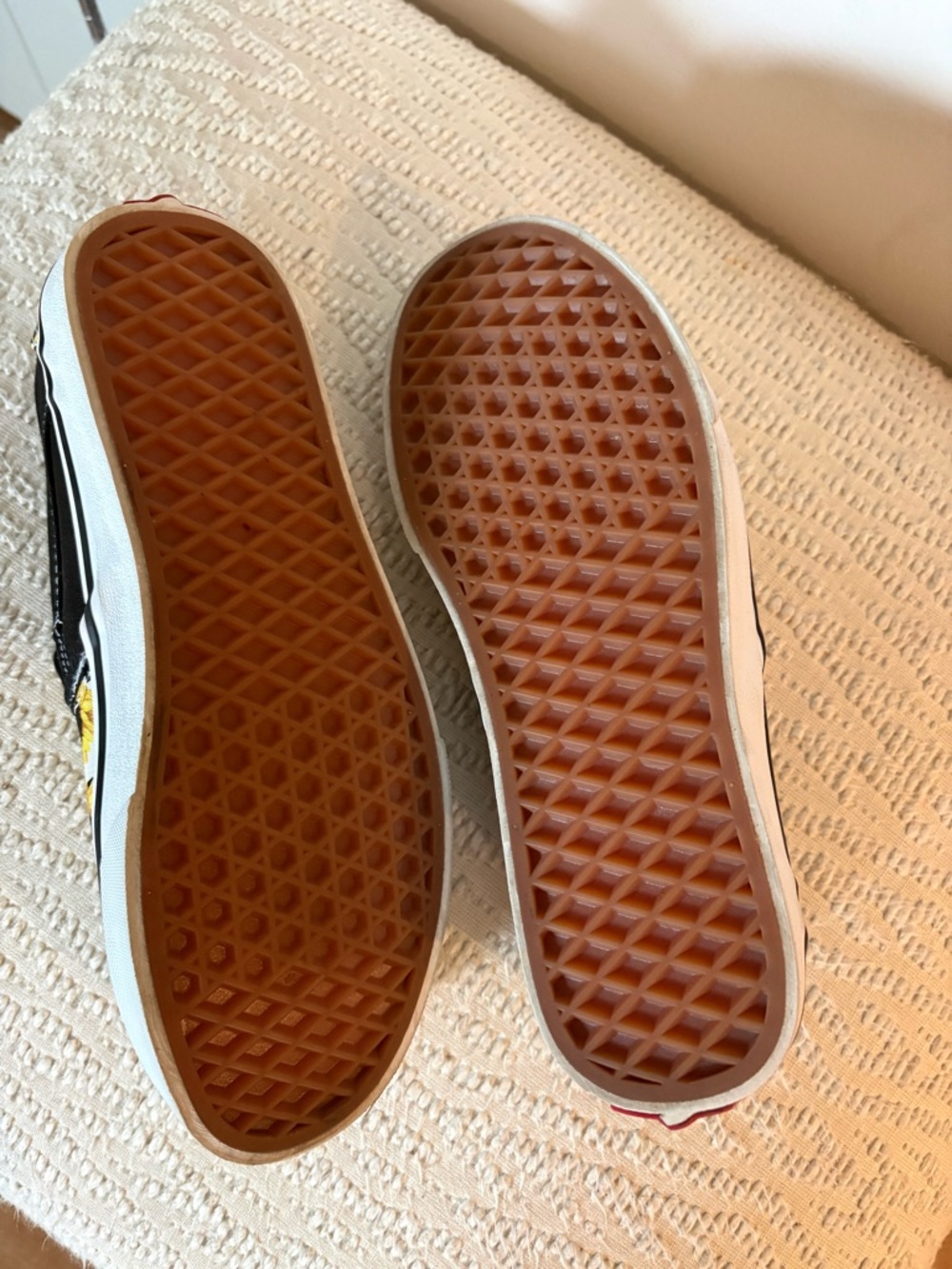 Vans Wmns Sz 8  Slip-On Sunflower Checkerboard Sneakers - Yellow/Black/White - Picture 6 of 7